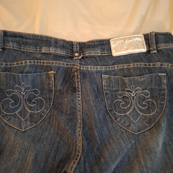 Dereon Women's Dark Blue Bootcut Jeans with Distressed Detailing - Picture 13 of 15